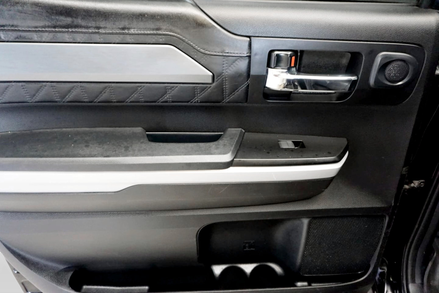 Photo 16 of this Toyota Tundra 4WD