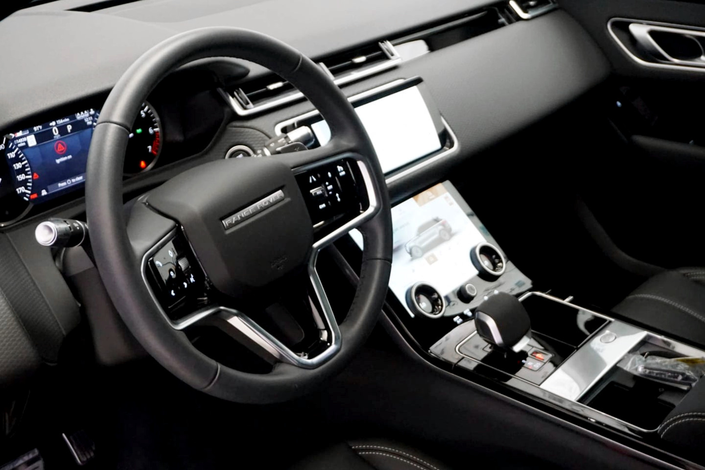 Photo 14 of this Land Rover Range Rover Velar