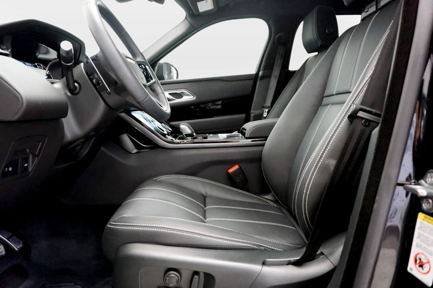 Photo 11 of this Land Rover Range Rover Velar