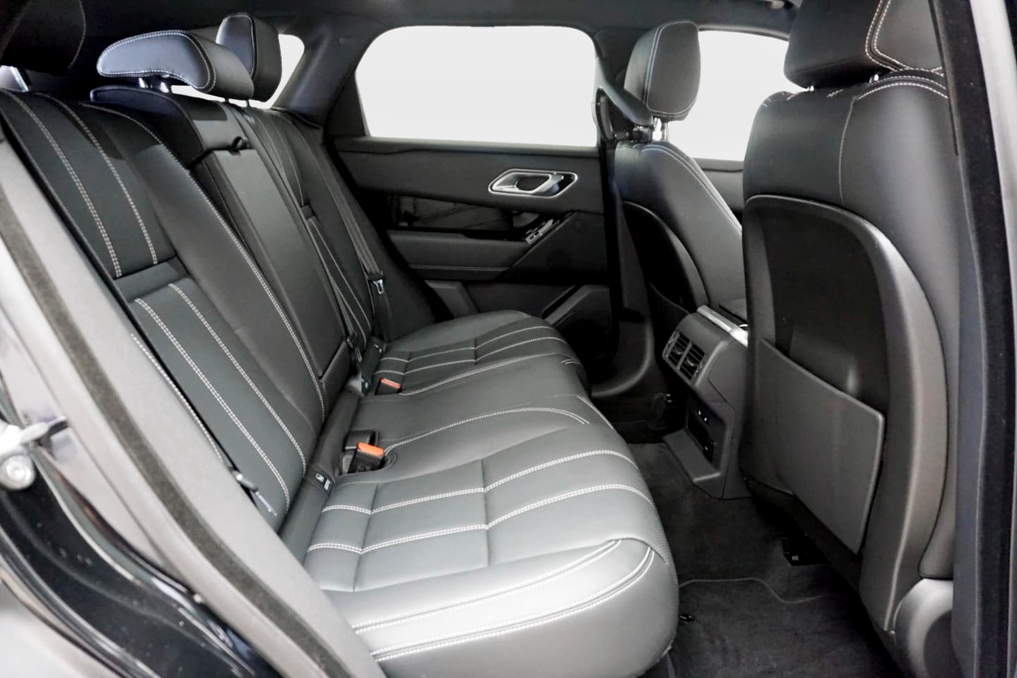 Photo 22 of this Land Rover Range Rover Velar