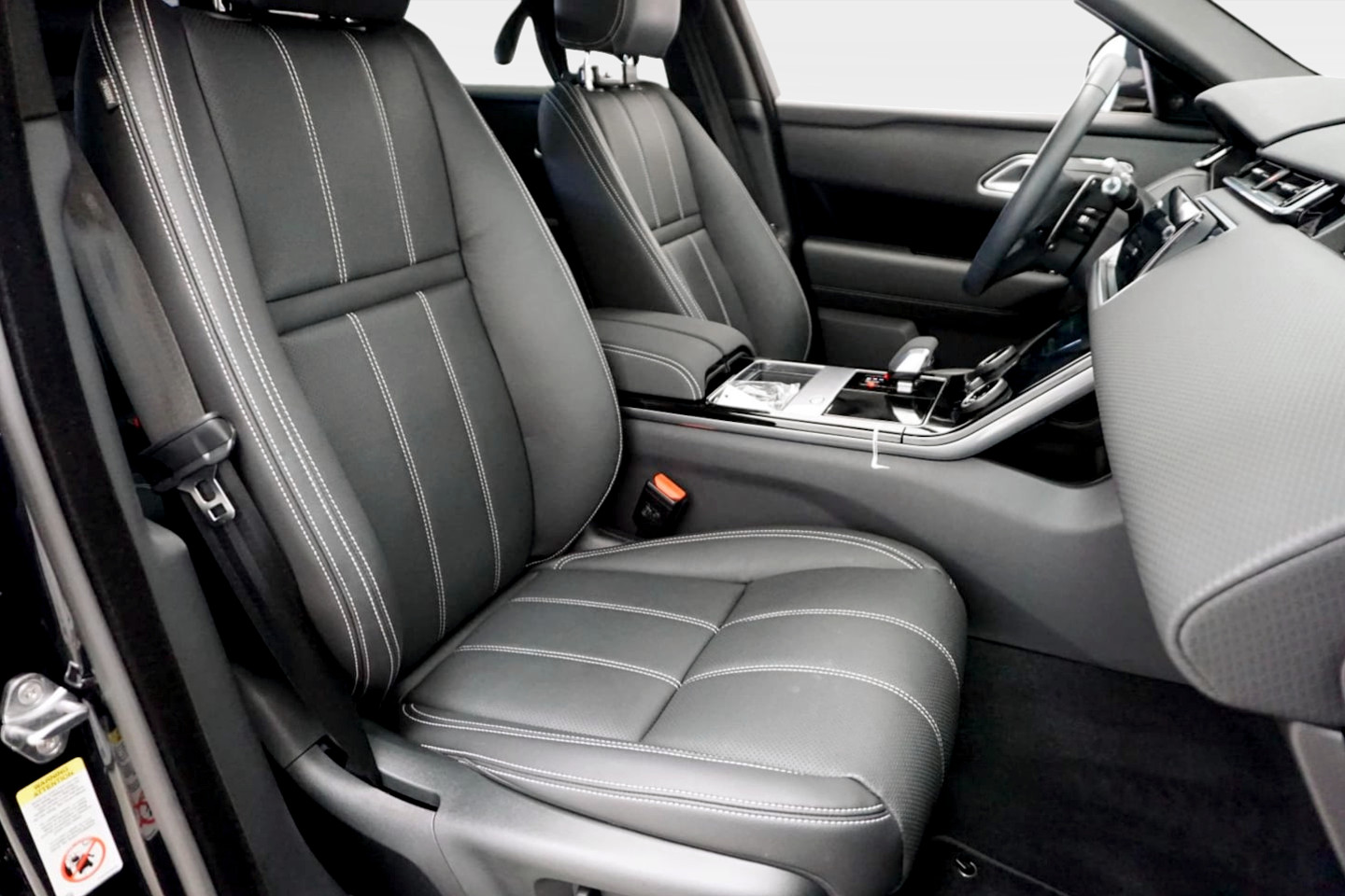 Photo 24 of this Land Rover Range Rover Velar