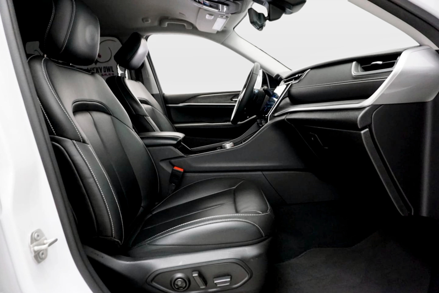 Photo 22 of this Jeep Grand Cherokee