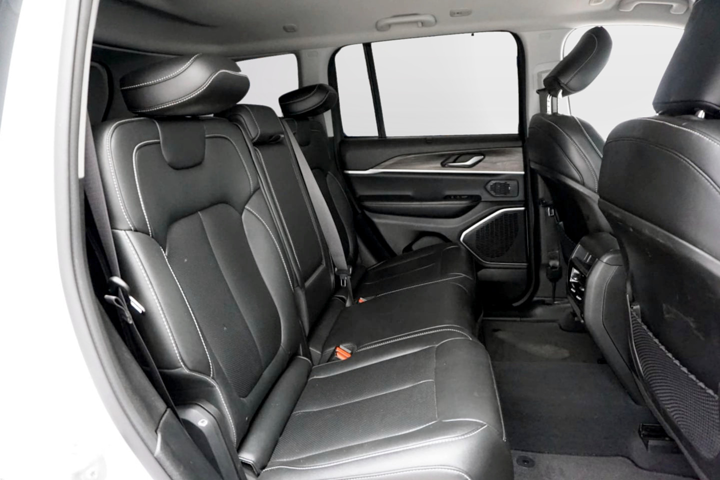 Photo 21 of this Jeep Grand Cherokee