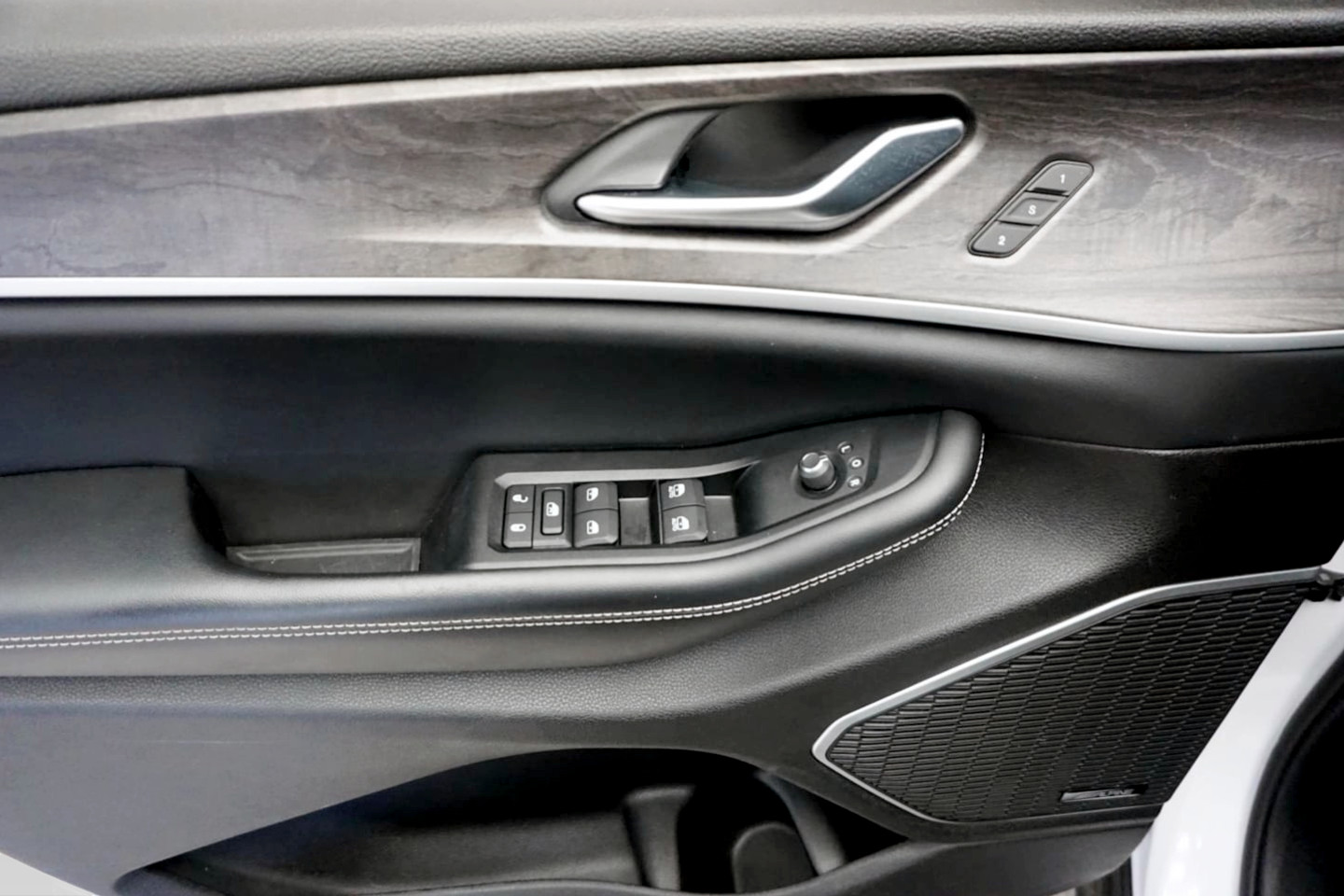 Photo 13 of this Jeep Grand Cherokee