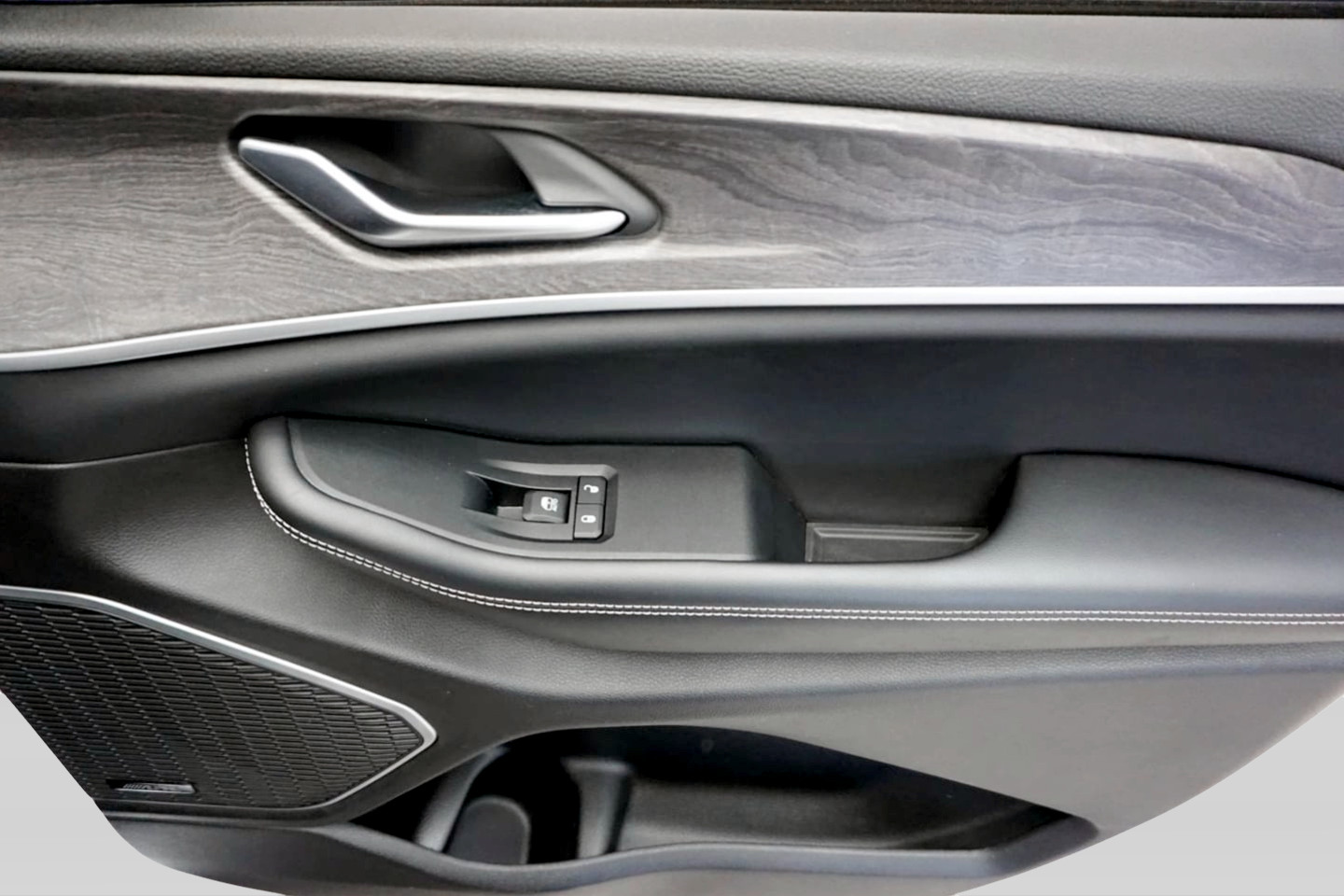 Photo 25 of this Jeep Grand Cherokee