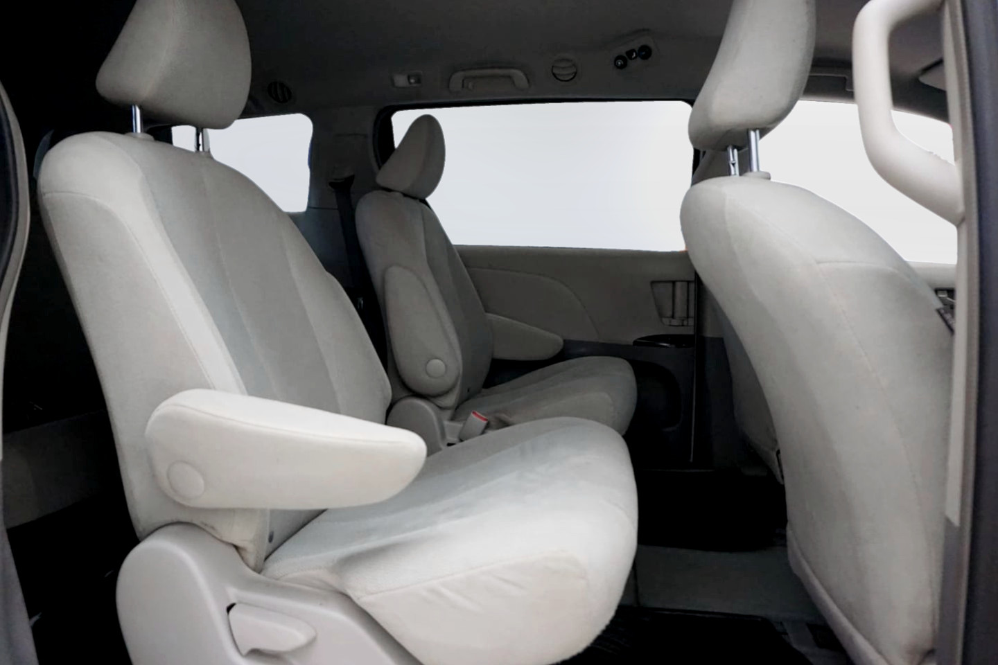 Photo 16 of this Toyota Sienna