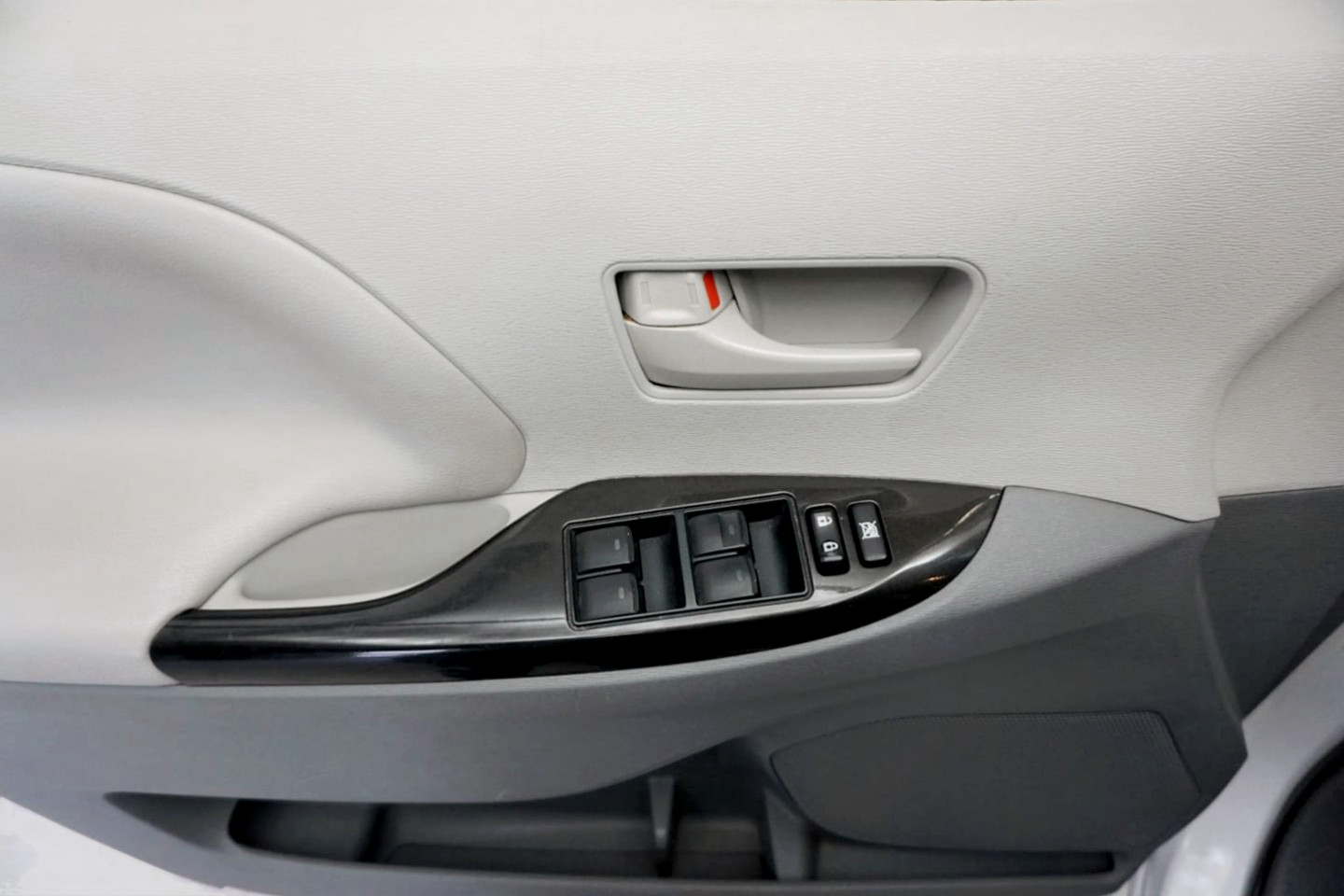 Photo 11 of this Toyota Sienna