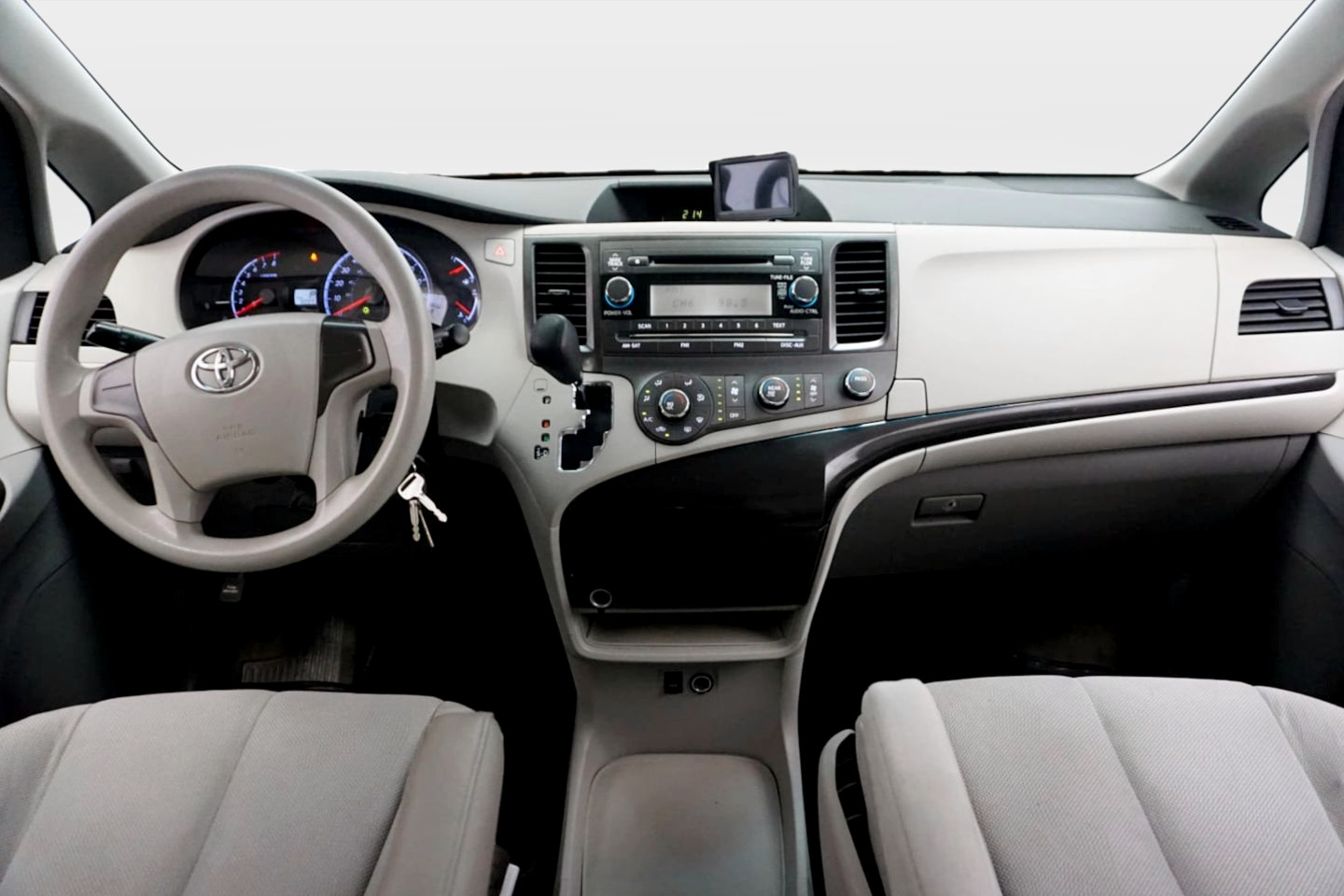 Photo 23 of this Toyota Sienna