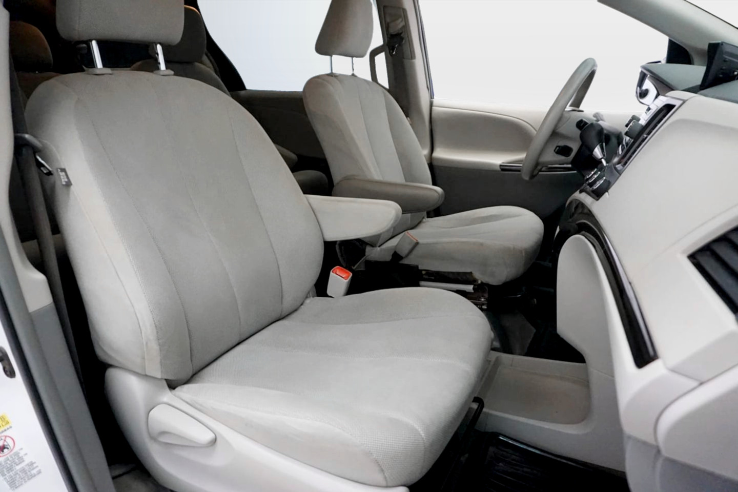 Photo 19 of this Toyota Sienna