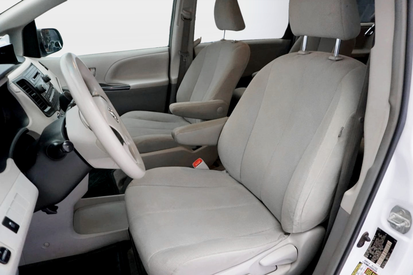 Photo 10 of this Toyota Sienna