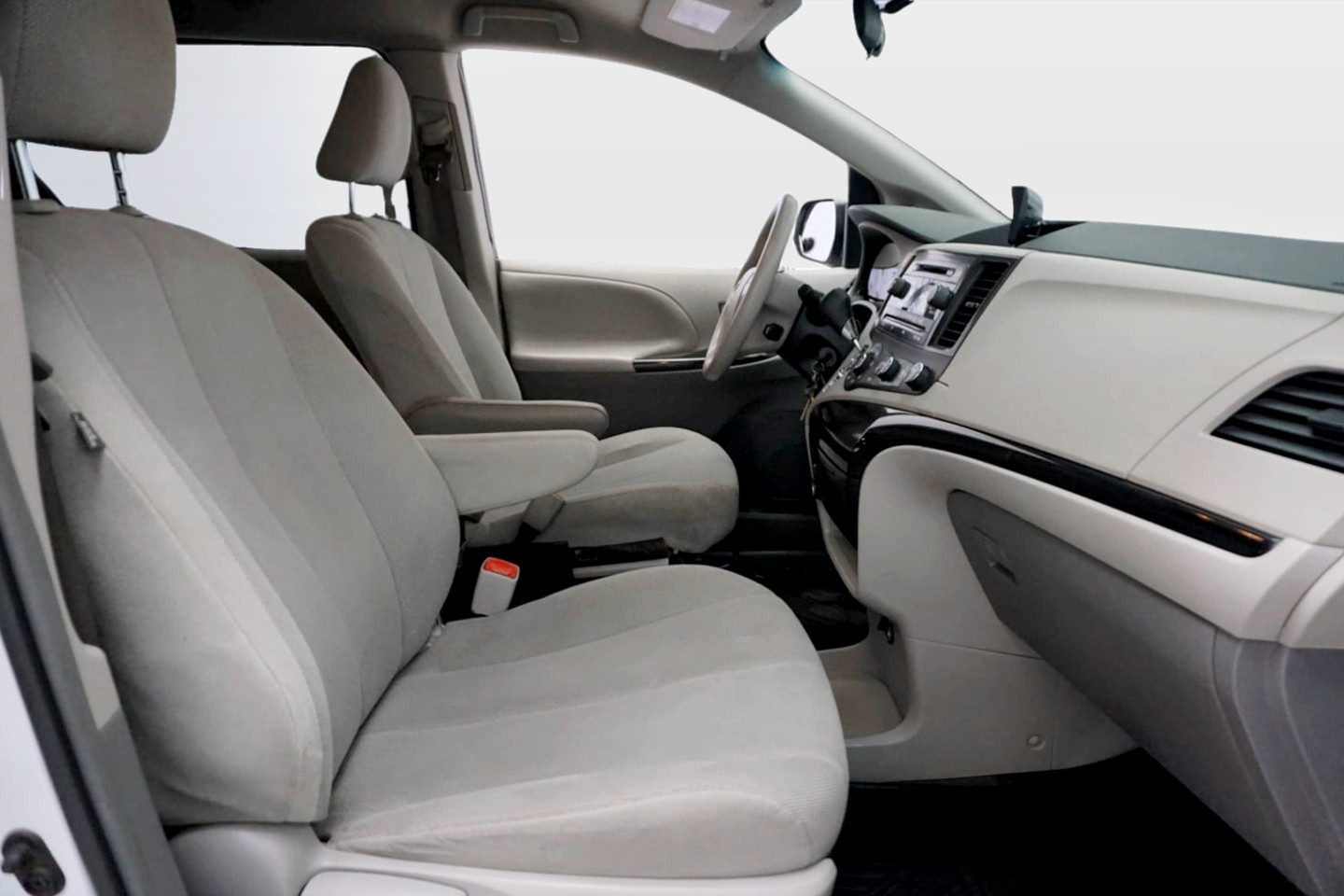 Photo 18 of this Toyota Sienna