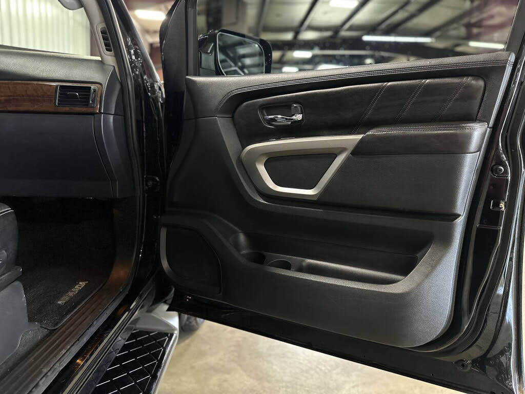 2015 Nissan Armada Platinum photo 14