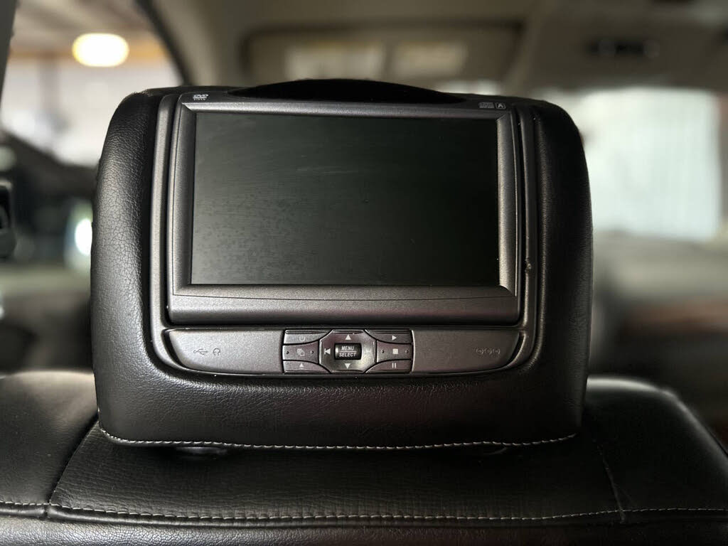 2015 Nissan Armada Platinum photo 32