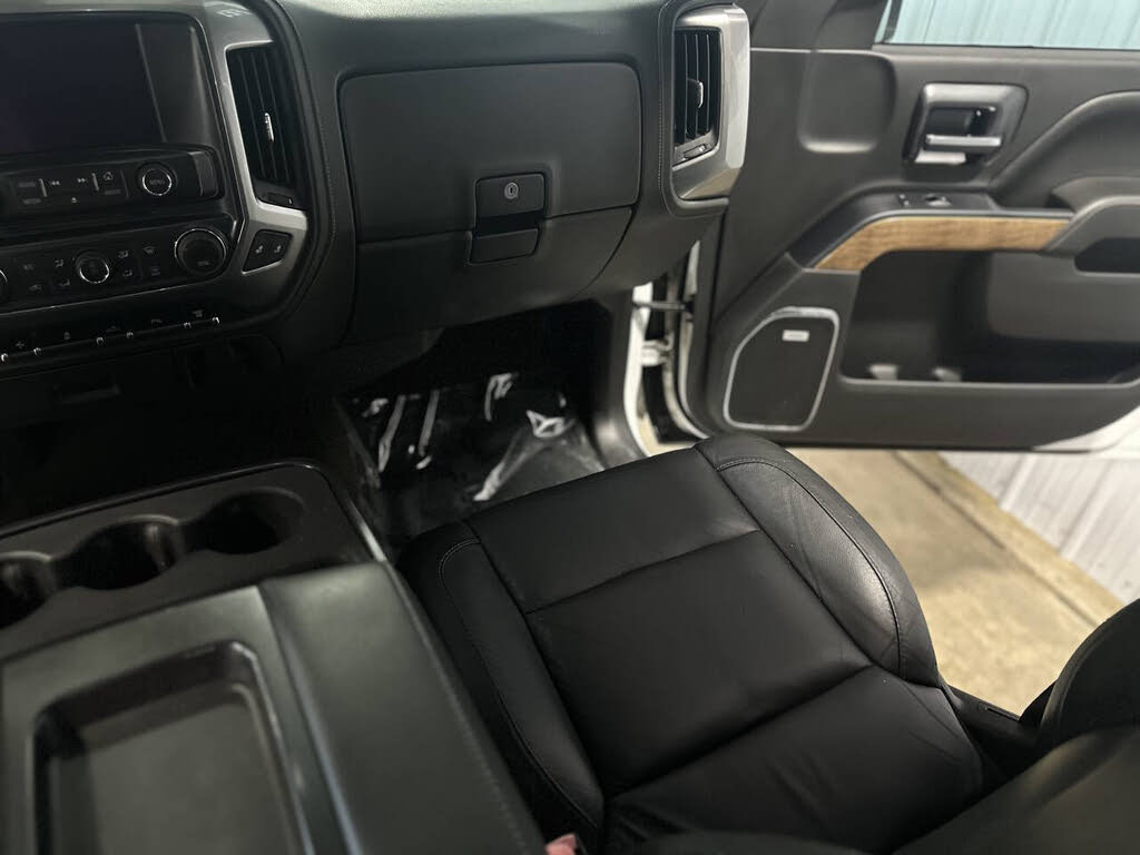 2015 Chevrolet Silverado 2500HD LTZ photo 24