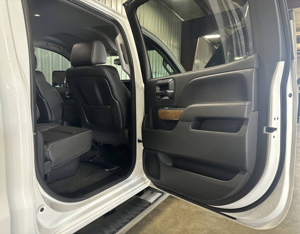 2015 Chevrolet Silverado 2500HD LTZ photo 33