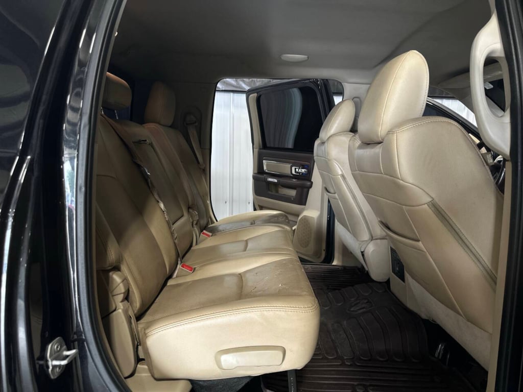 2015 Ram 2500 Laramie photo 3