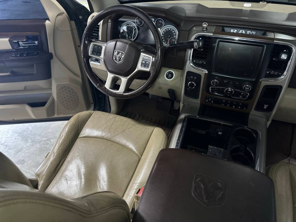 2015 Ram 2500 Laramie photo 23