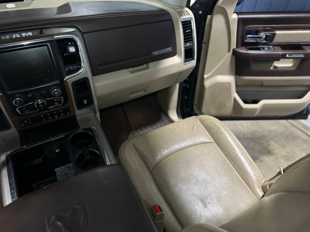 2015 Ram 2500 Laramie photo 24