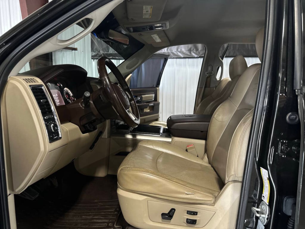 2015 Ram 2500 Laramie photo 25