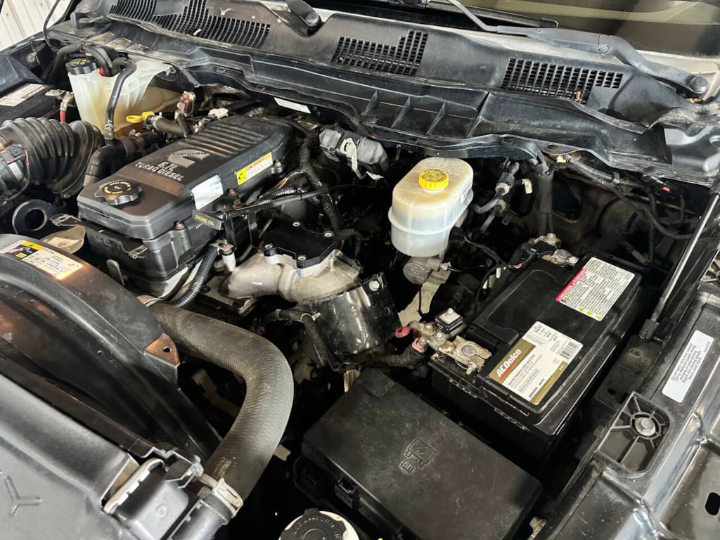 2015 Ram 2500 Laramie photo 2