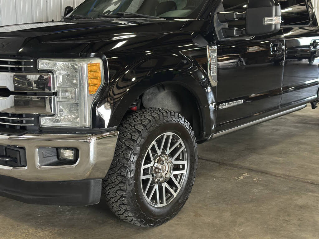 2017 Ford F-250 Lariat photo 4