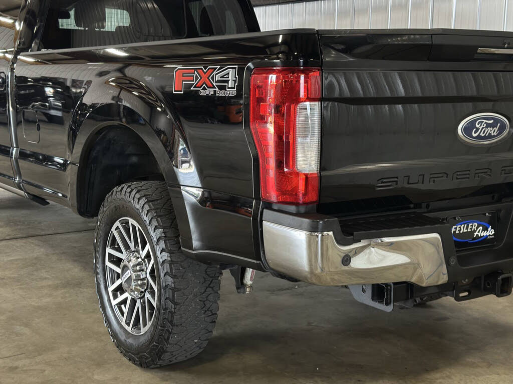 2017 Ford F-250 Lariat photo 10