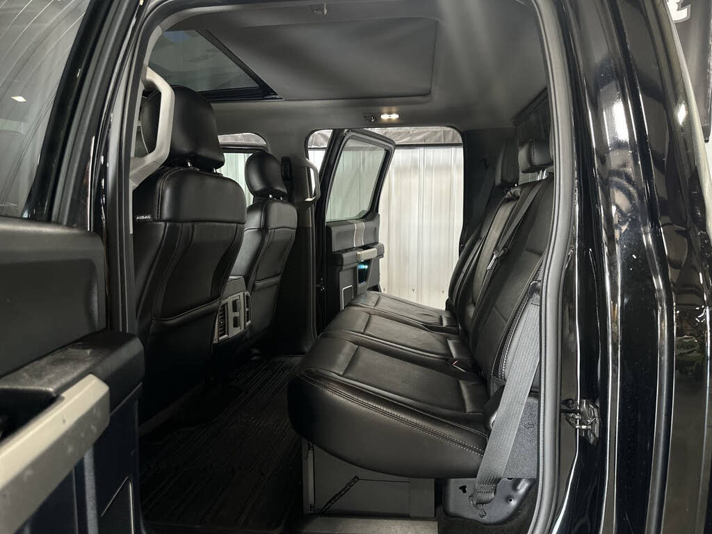 2017 Ford F-250 Lariat photo 17