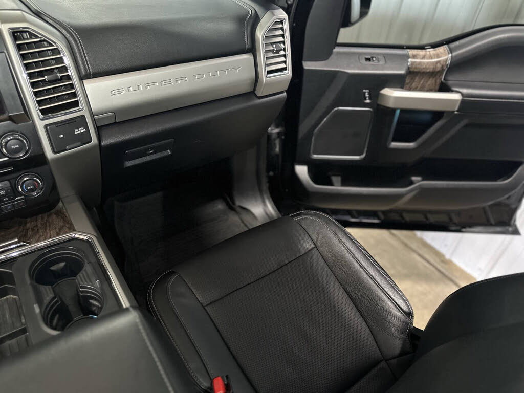 2017 Ford F-250 Lariat photo 21