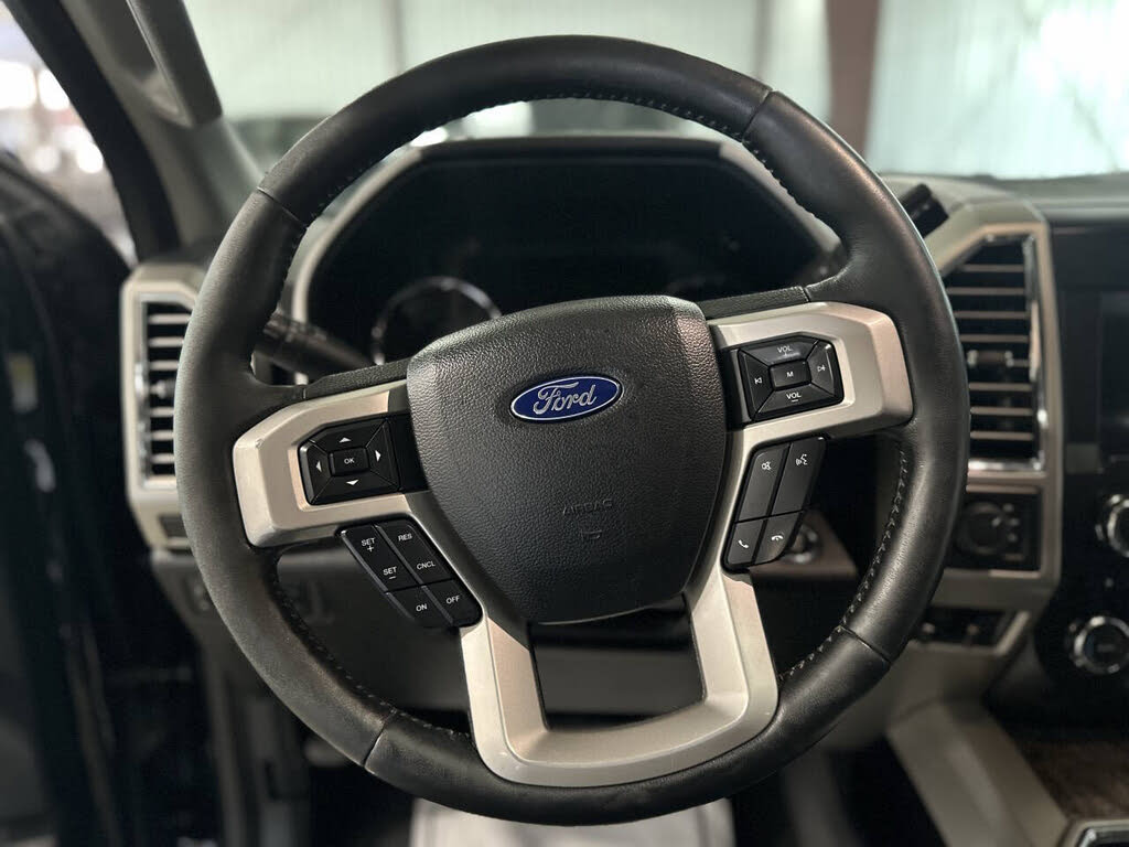 2017 Ford F-250 Lariat photo 23