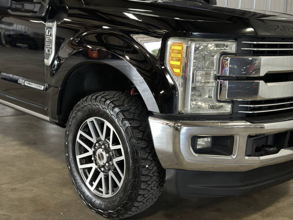 2017 Ford F-250 Lariat photo 30