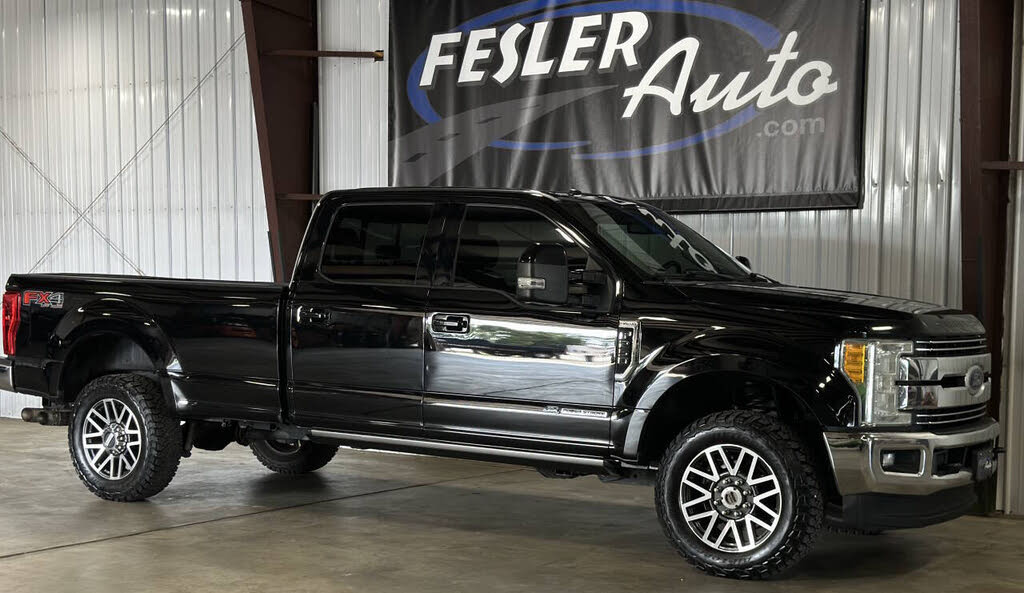 2017 Ford F-250 Lariat photo 32