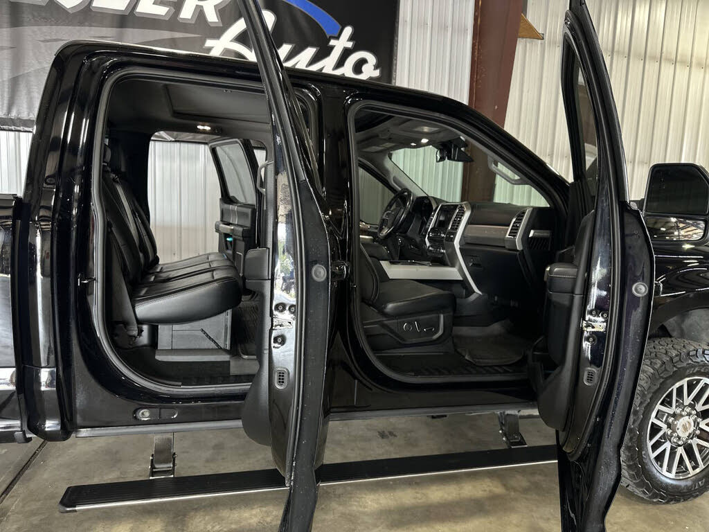 2017 Ford F-250 Lariat photo 34