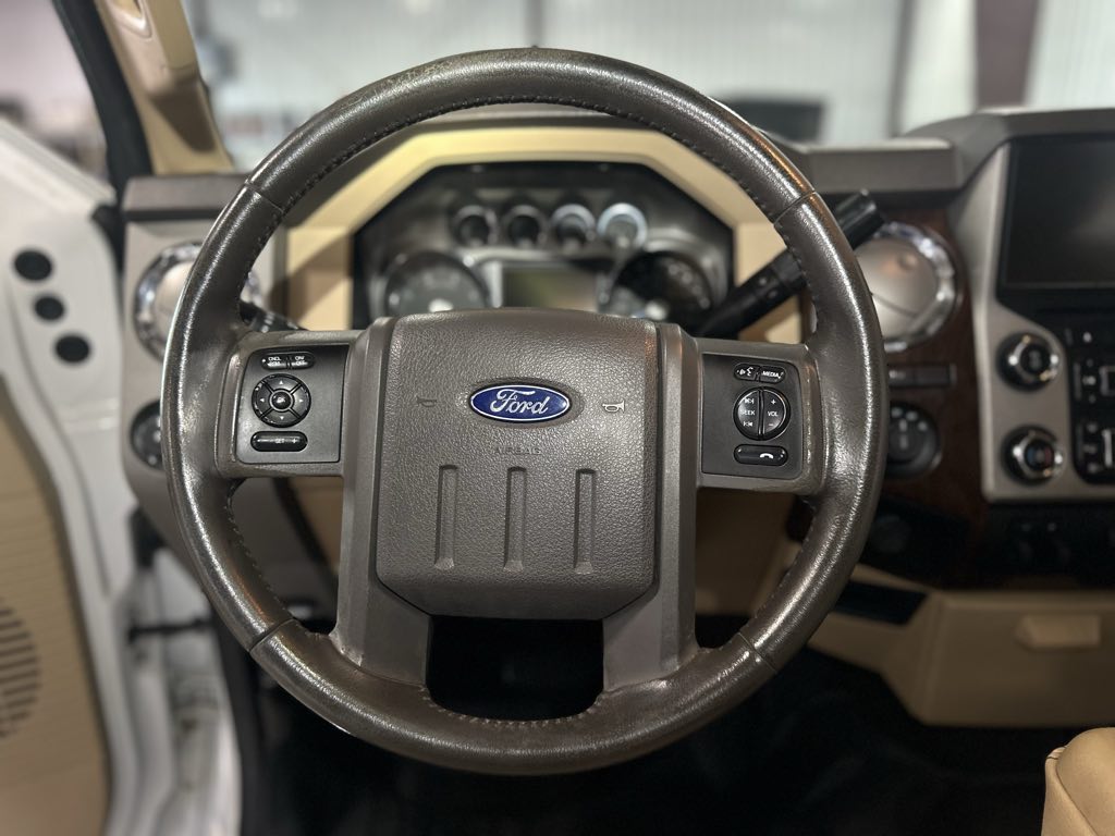 2014 Ford F-350 Lariat photo 22