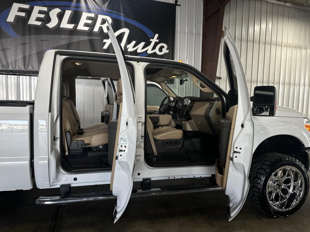 2014 Ford F-350 Lariat photo 30