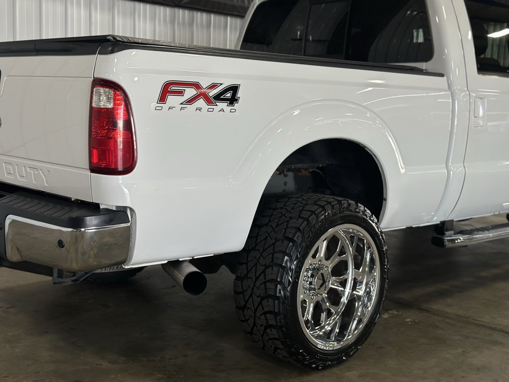 2014 Ford F-350 Lariat photo 32