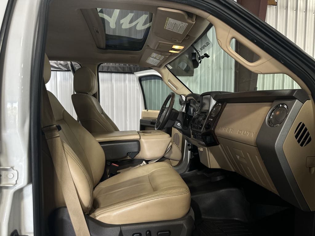 2014 Ford F-350 Lariat photo 2