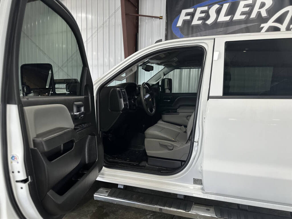 2016 Chevrolet Silverado 3500HD Work Truck photo 14