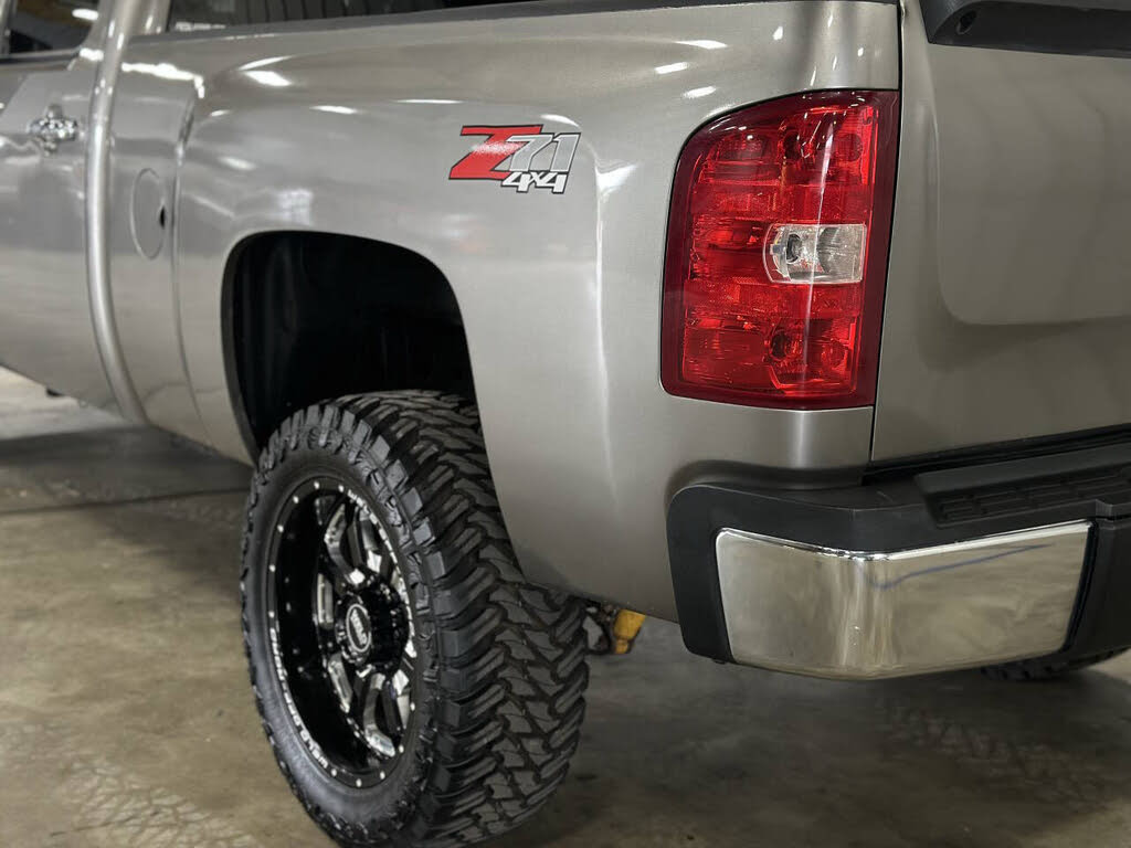 2008 Chevrolet Silverado 2500HD photo 3