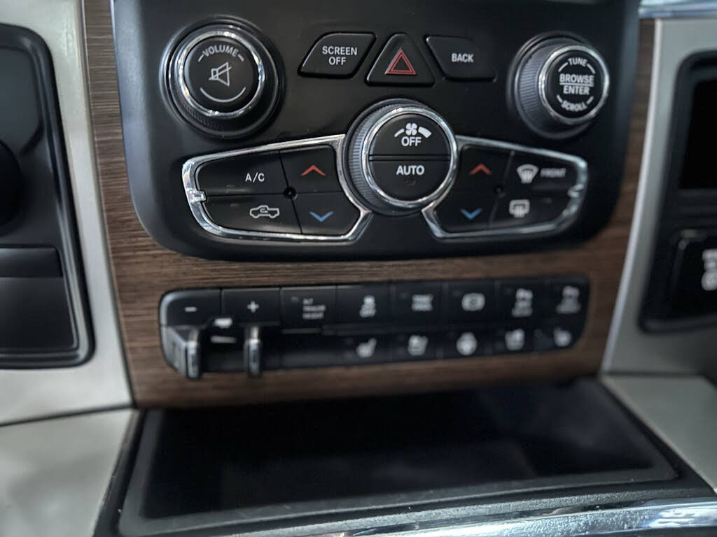 2017 Ram 2500 Laramie photo 3