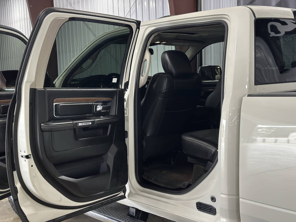 2017 Ram 2500 Laramie photo 9