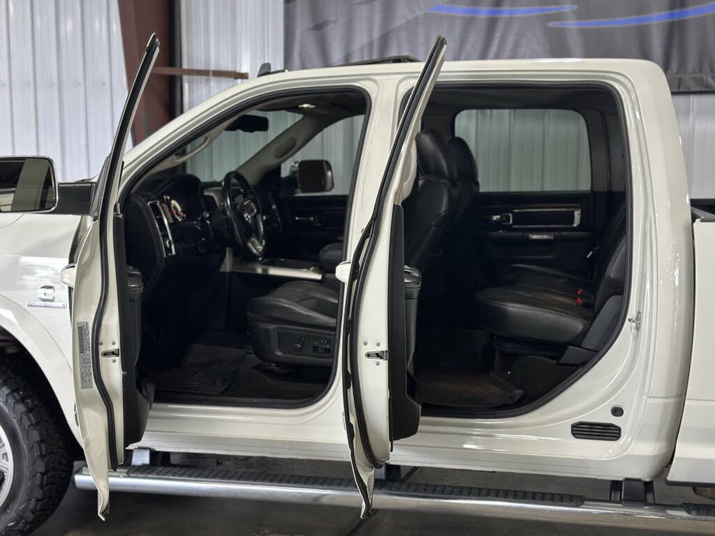 2017 Ram 2500 Laramie photo 11