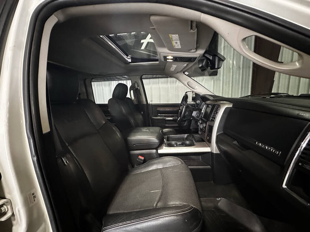 2017 Ram 2500 Laramie photo 25