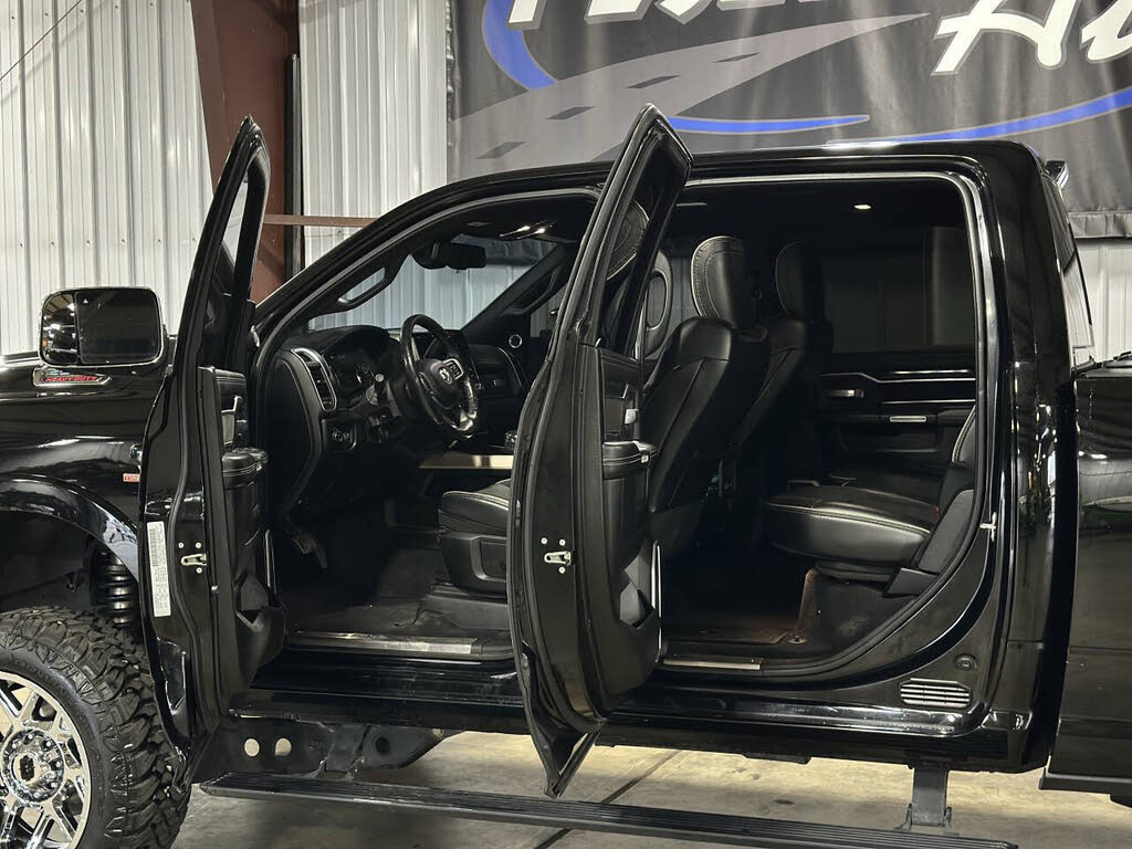 2019 Ram 2500 Laramie photo 4