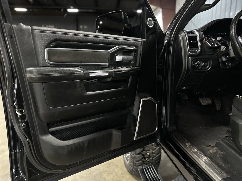 2019 Ram 2500 Laramie photo 19
