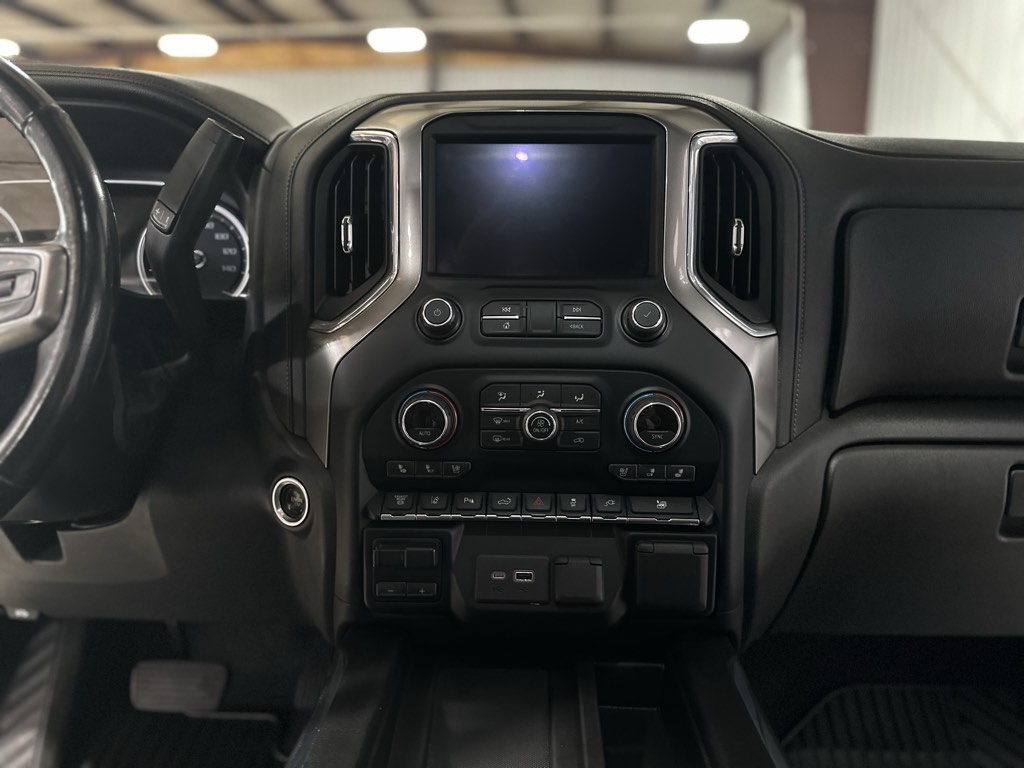 2021 Chevrolet Silverado 3500HD LTZ photo 11