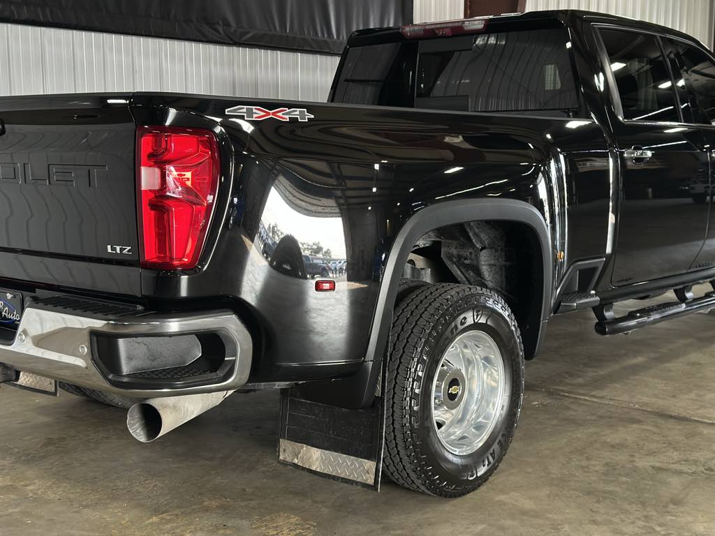 2021 Chevrolet Silverado 3500HD LTZ photo 14