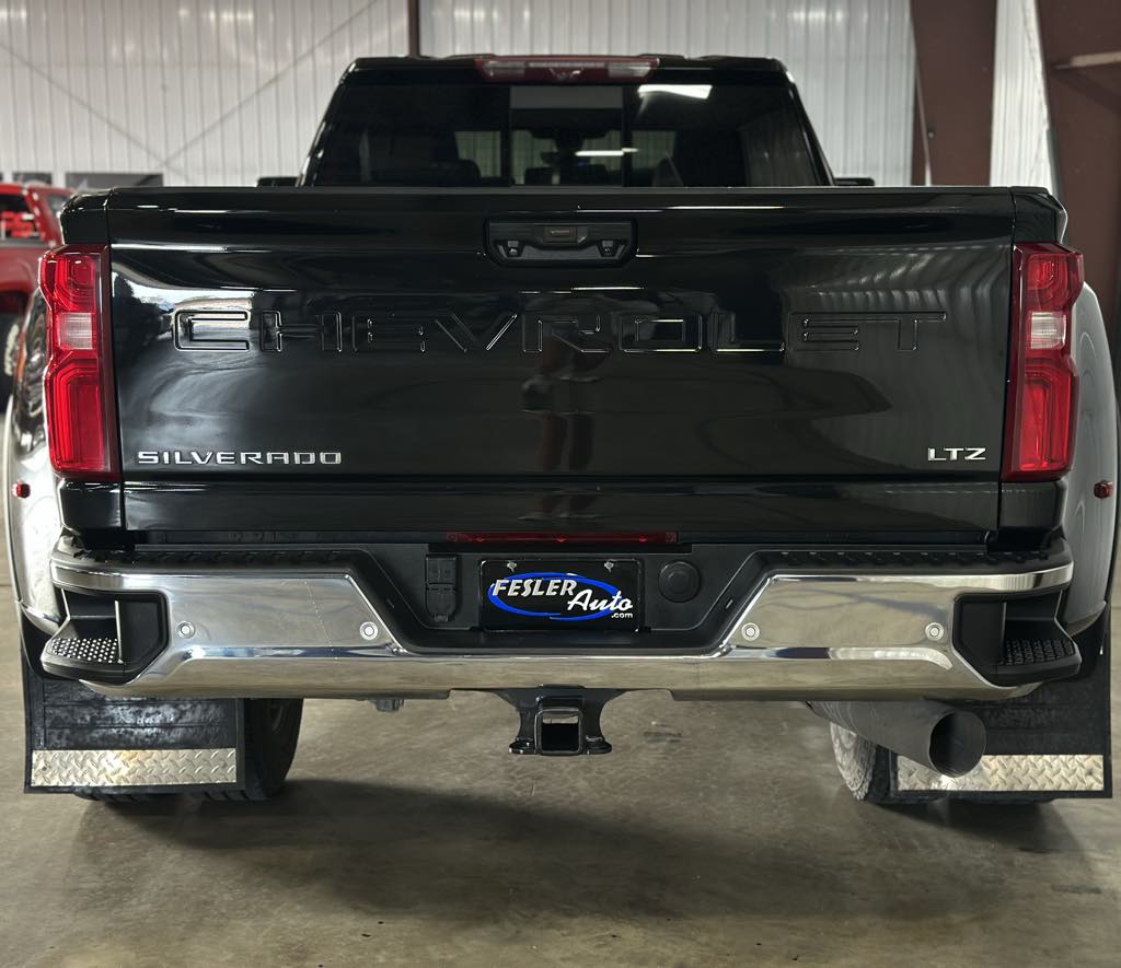 2021 Chevrolet Silverado 3500HD LTZ photo 21
