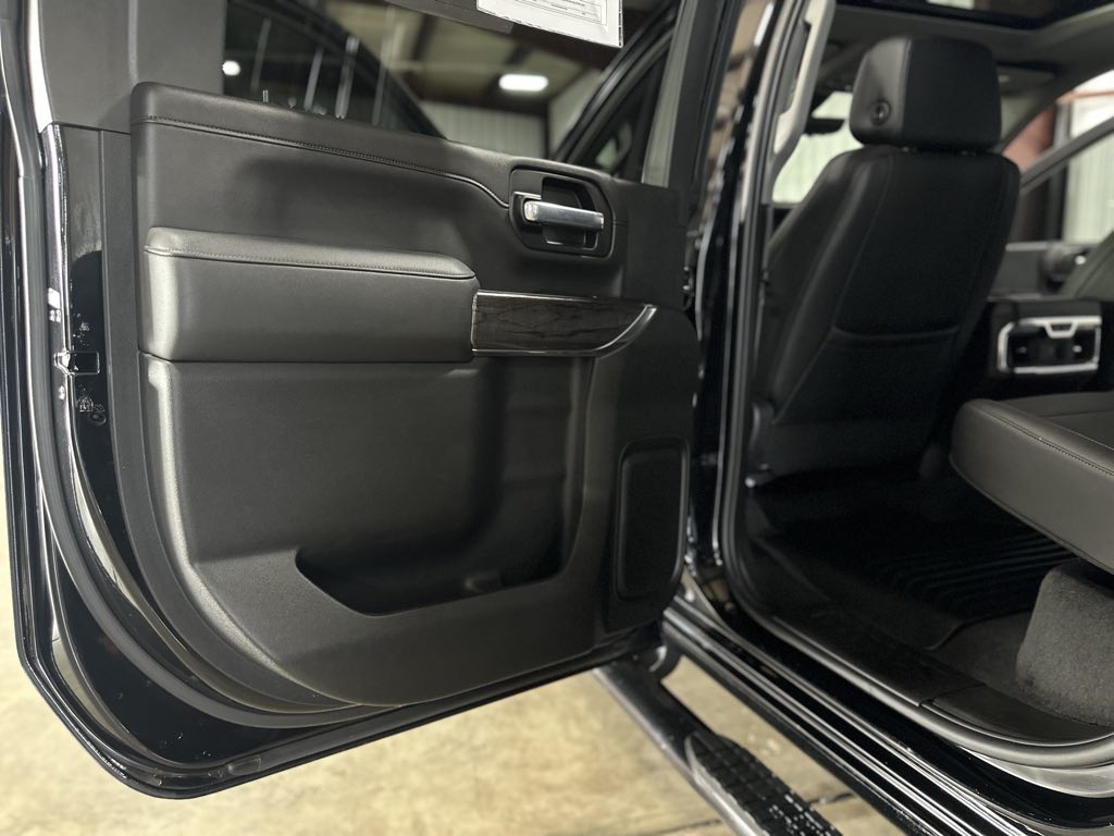 2021 Chevrolet Silverado 3500HD LTZ photo 26