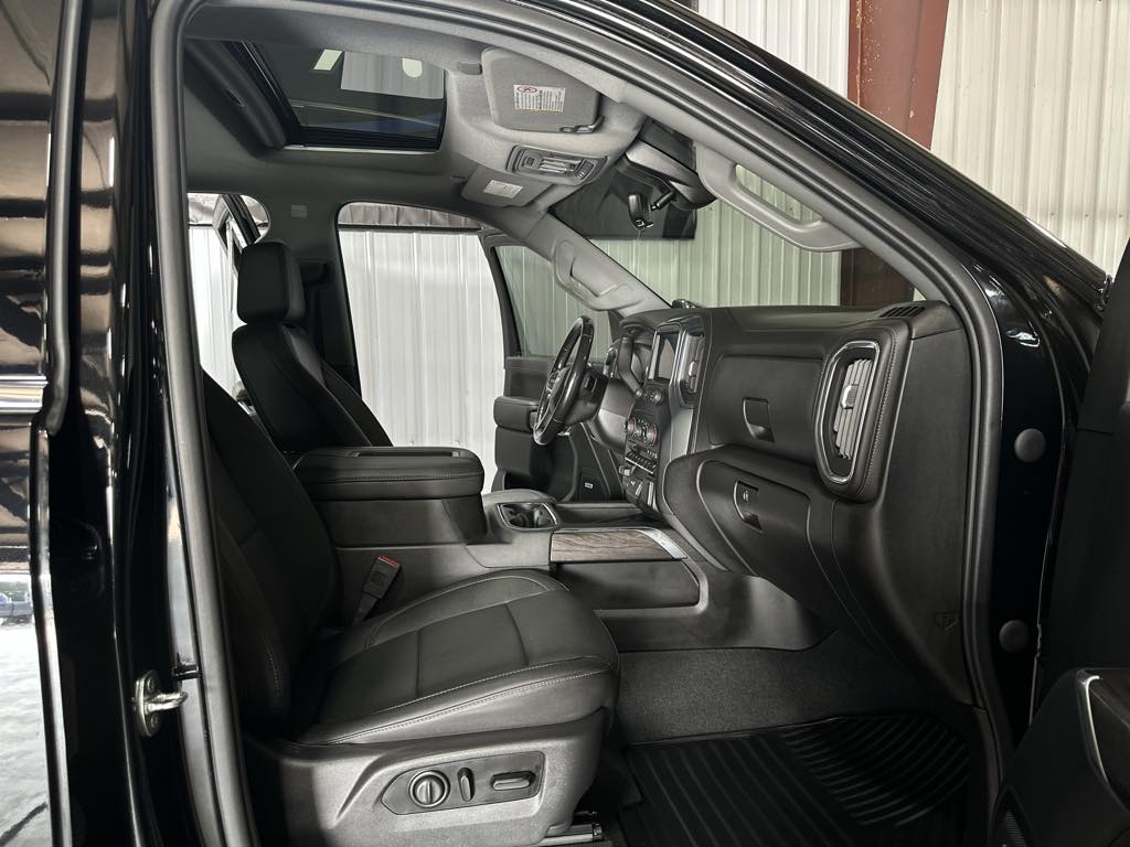 2021 Chevrolet Silverado 3500HD LTZ photo 2