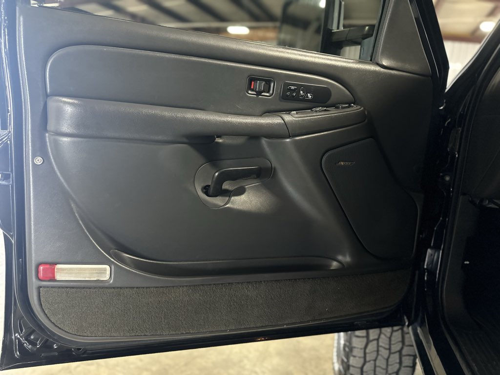 2005 Gmc Sierra SLT photo 21
